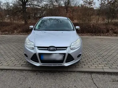 Gebraucht Ford Focus 116 PS (85 kW) 2011 Silber Kombi