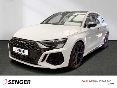 Gebraucht Audi RS3 Sportback Ambiente 400 PS (294 kW) 2023 Gletscherweiß metallic Kleinwagen