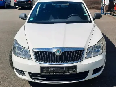 Brugt Skoda Octavia 105 HK (77 kW) 2011 Hvid Stationcar