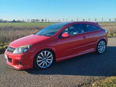 Rot Gebraucht 2007 Opel Astra GTC OPC Coupé | 5.099 € (Fairer Preis)
