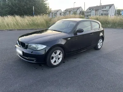 Gebraucht BMW 118 Sport Line 143 PS (105 kW) 2011 Schwarz Kleinwagen
