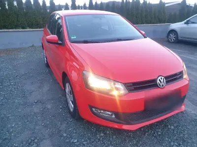 Gebraucht VW Polo 60 PS (44 kW) 2011 Rot Kleinwagen