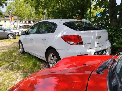 Gebraucht Chevrolet Cruze LT 124 PS (91 kW) 2011 Weiß Limousine