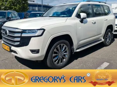 Neu Toyota Land Cruiser Premium 299 PS (219 kW) 2026 White pearl SUV