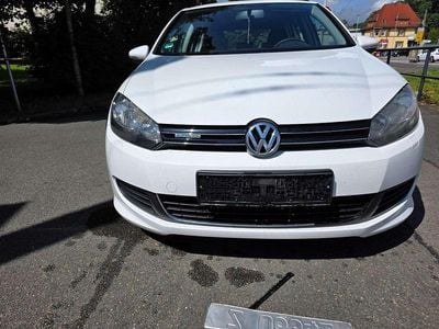 Gebraucht VW Golf VI Comfortline 105 PS (77 kW) 2010 Weiß Kleinwagen