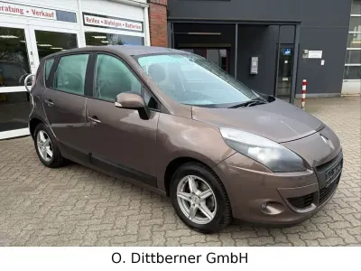 Gebraucht Renault Scénic III Expression 110 PS (80 kW) 2009 Braun Van / Kleinbus