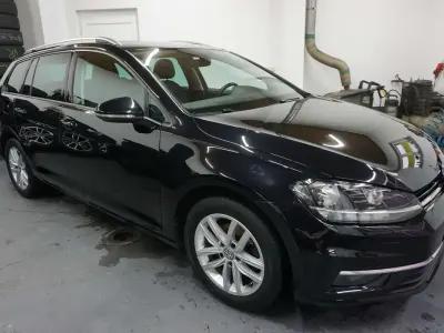 Gebraucht VW Golf VII 116 PS (85 kW) 2020 Deep black perleffekt Kombi