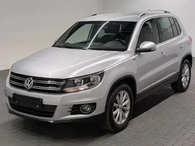 Gebraucht VW Tiguan LOUNGE 150 PS (110 kW) 2015 Reflexsilbermet. SUV