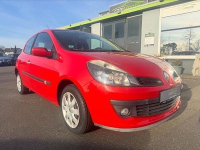 Usata Renault Clio II Dynamique 75 CV (55 kW) 2006 Rosso Utilitaria