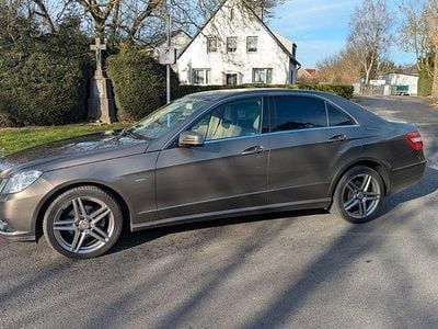 Gebraucht Mercedes E220 Elegance 170 PS (125 kW) 2010 Beige Limousine