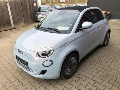 Second-hand Fiat 500e 86 kW (118 CP) 2023 Albastru Cabrio