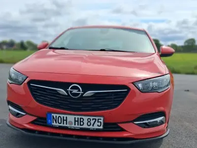 Gebraucht Opel Insignia Dynamic 170 PS (125 kW) 2019 Rot Limousine