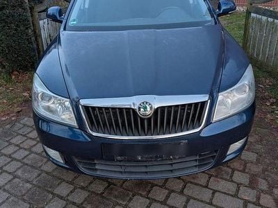 Gebraucht Skoda Octavia Family 105 PS (77 kW) 2011 Blau Kombi