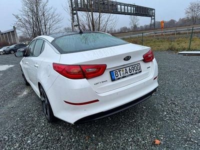 Gebraucht Kia Optima Spirit 136 PS (100 kW) 2013 Weiß Limousine