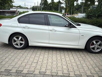 Gebraucht BMW 320 Sport Line 184 PS (135 kW) 2013 Weiß Limousine