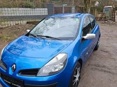 Gebraucht Renault Clio II 75 PS (55 kW) 2006 Blau Kleinwagen