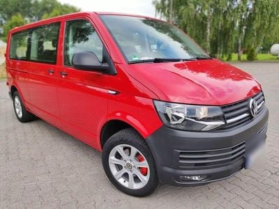 Rot Gebraucht 2016 VW Caravelle Van / Kleinbus | 14.000 € (Fairer Preis)