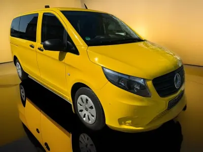 Gebraucht Mercedes Vito 136 PS (100 kW) 2022 Sinalkogelb Van