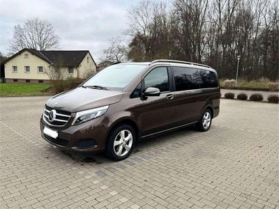 Gebraucht Mercedes V220 Edition 163 PS (119 kW) 2017 Braun Van / Kleinbus