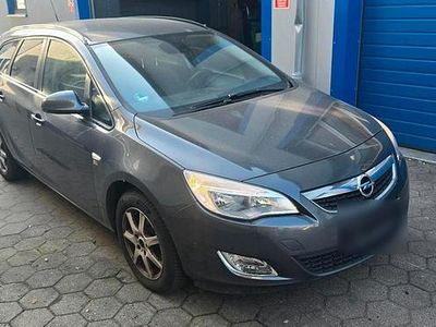 Gebraucht Opel Astra 110 PS (80 kW) 2012 Grau Kombi