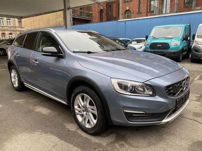 Gebraucht Volvo V60 CC Summum 190 PS (139 kW) 2017 Blau Kombi