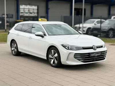 Gebraucht VW Passat Elegance 150 PS (110 kW) 2025 Weiß Kombi