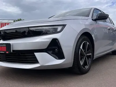 Gebraucht Opel Astra 131 PS (96 kW) 2024 Silber Kleinwagen