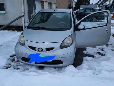 Grau Gebraucht 2007 Toyota Aygo Kleinwagen | 898 €