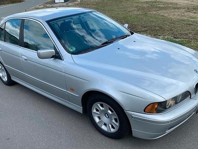 Gebraucht BMW 520 170 PS (125 kW) 2002 Silber Limousine