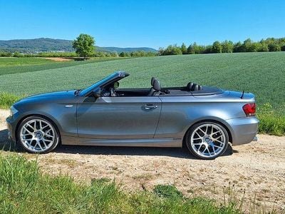 Grau Gebraucht 2012 BMW 120 Cabriolet M Sport Cabrio | 10.490 €