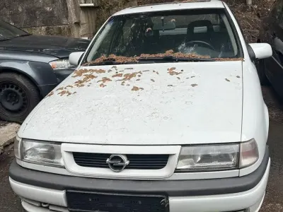 Gebraucht Opel Vectra 67 PS (49 kW) 1993 Weiß Limousine