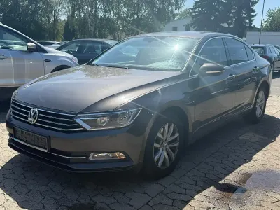 Gebraucht VW Passat 125 PS (91 kW) 2017 Braun Limousine