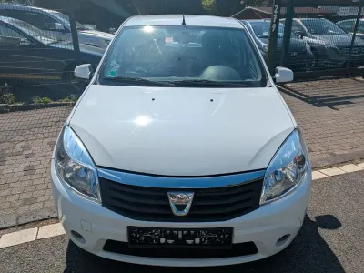 Gebraucht Dacia Sandero Lauréate 75 PS (55 kW) 2012 Weiß Limousine