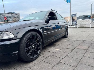 Schwarz Gebraucht 2021 BMW 325 Limousine | 4.900 €