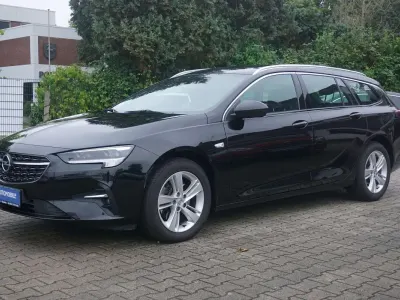 Używany Opel Insignia Business 174 KM (127 kW) 2022 Czarny Kombi
