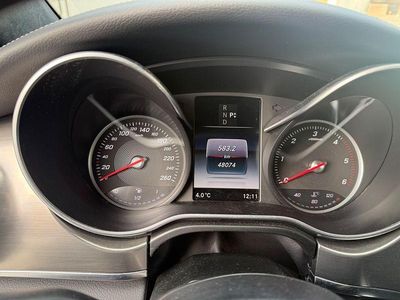 Schwarz Gebraucht 2018 Mercedes V250 Exclusive Van / Kleinbus | 49.900 € (Fairer Preis)