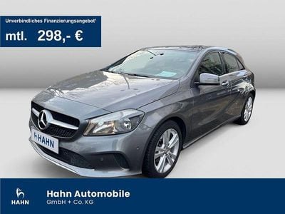 Gebraucht Mercedes A180 Urban 122 PS (89 kW) 2016 Mountaingrau  met. Limousine