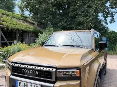 Gebraucht Toyota Land Cruiser Executive 205 PS (150 kW) 2024 Braun SUV