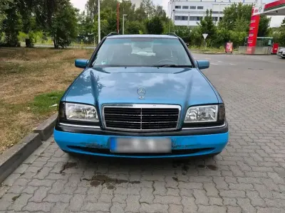 Gebraucht Mercedes C230 150 PS (110 kW) 2026 Blau Limousine