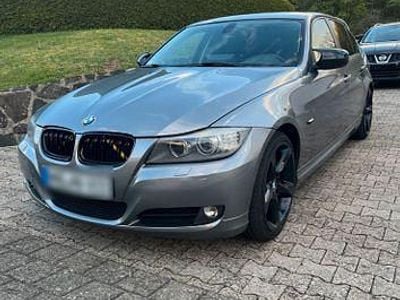 Second-hand BMW 318 143 CP (105 kW) 2011 Argintiu Berlinǎ