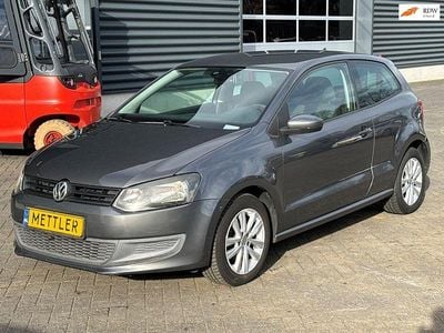 Gebraucht VW Polo 60 PS (44 kW) 2010 Grau Kleinwagen