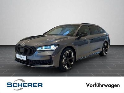 Gebraucht Skoda Superb SportLine 193 PS (141 kW) 2025 Graphitegrau metallic (metallic) Kombi