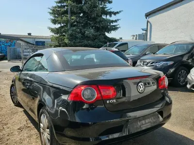 Używany VW Eos 120 KM (88 kW) 2008 Czarny Kabriolet
