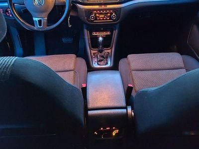 Second-hand VW Sharan Comfortline 140 CP (102 kW) 2011 Negru Monovolum