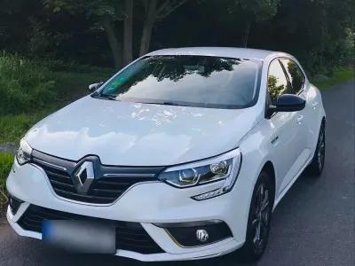 Gebraucht Renault Mégane IV 132 PS (97 kW) 2018 Weiß Limousine