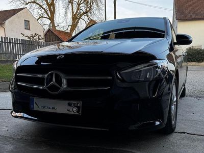 Gebraucht Mercedes B200 163 PS (119 kW) 2021 Schwarz Van / Kleinbus