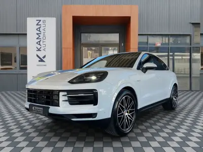 Usata Porsche Cayenne E-Hybrid Coupe 470 CV (345 kW) 2024 Bianco Coupé