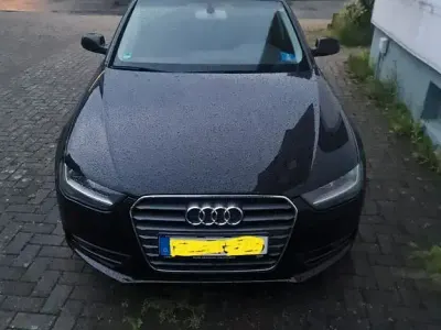 Gebraucht Audi A4 Attraction 177 PS (130 kW) 2014 Schwarz Limousine