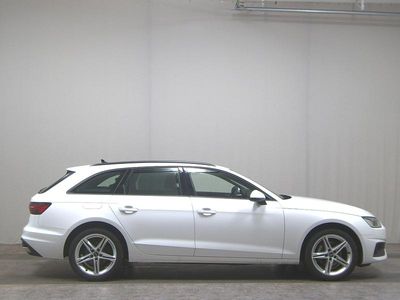 Weiss Gebraucht 2021 Audi A4 Sport Kombi | 20.780 € (Fairer Preis)