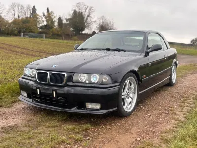Gebraucht BMW 318 M Sport 116 PS (85 kW) 1996 Schwarz Cabrio